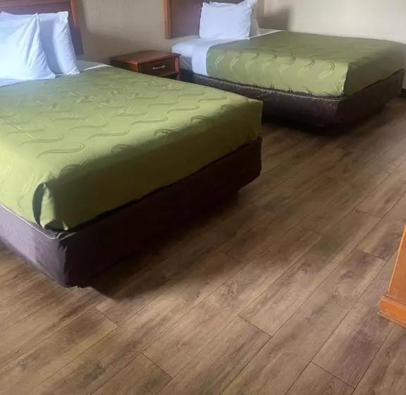 Hole Inn The Wall Hotel Fort Walton Beach Sunset Plaza Nearby Beaches & Hurlburt