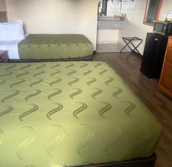 Hole Inn The Wall Hotel   Fort Walton Beach   Sunset Plaza   Nearby Beaches & Hurlburt