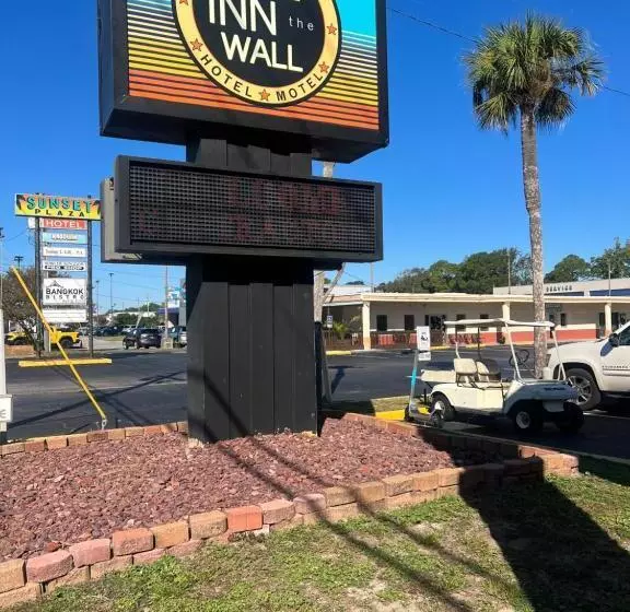 Hole Inn The Wall Hotel Fort Walton Beach Sunset Plaza Nearby Beaches & Hurlburt