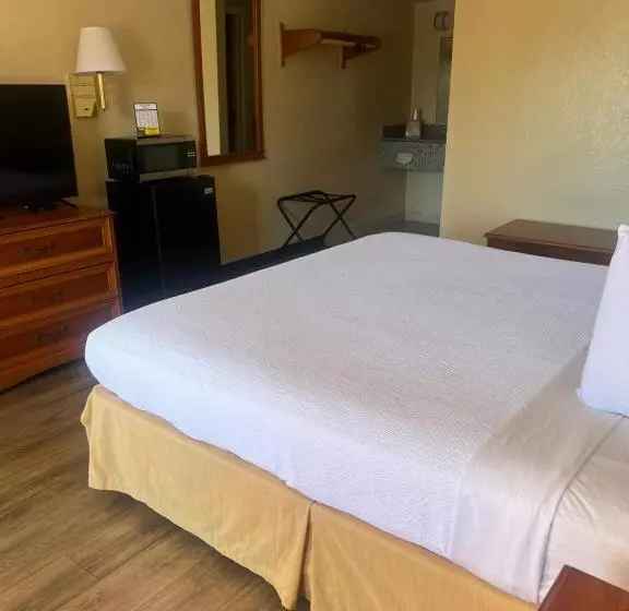 Hole Inn The Wall Hotel Fort Walton Beach Sunset Plaza Nearby Beaches & Hurlburt