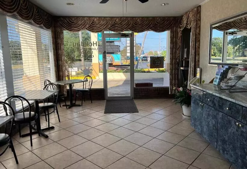 Hole Inn The Wall Hotel Fort Walton Beach Sunset Plaza Nearby Beaches & Hurlburt