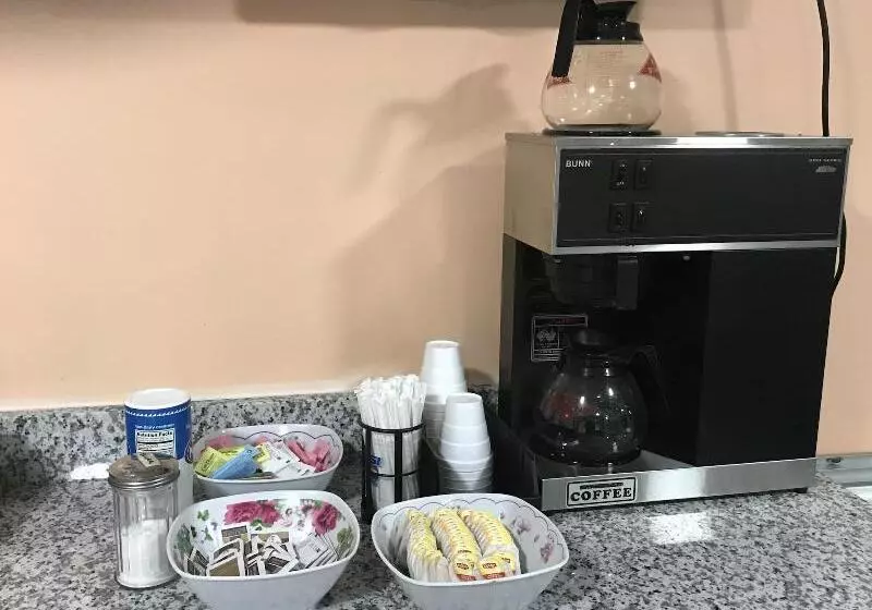 בית מלון כפרי Rodeway Inn Oxford