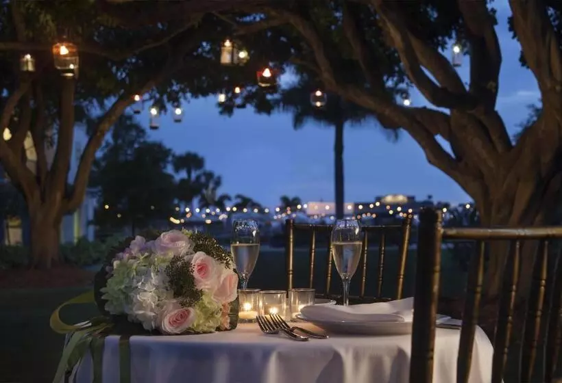 酒店 Postcard Inn On The Beach