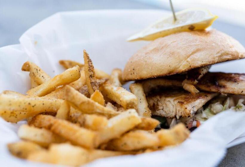 酒店 Postcard Inn On The Beach