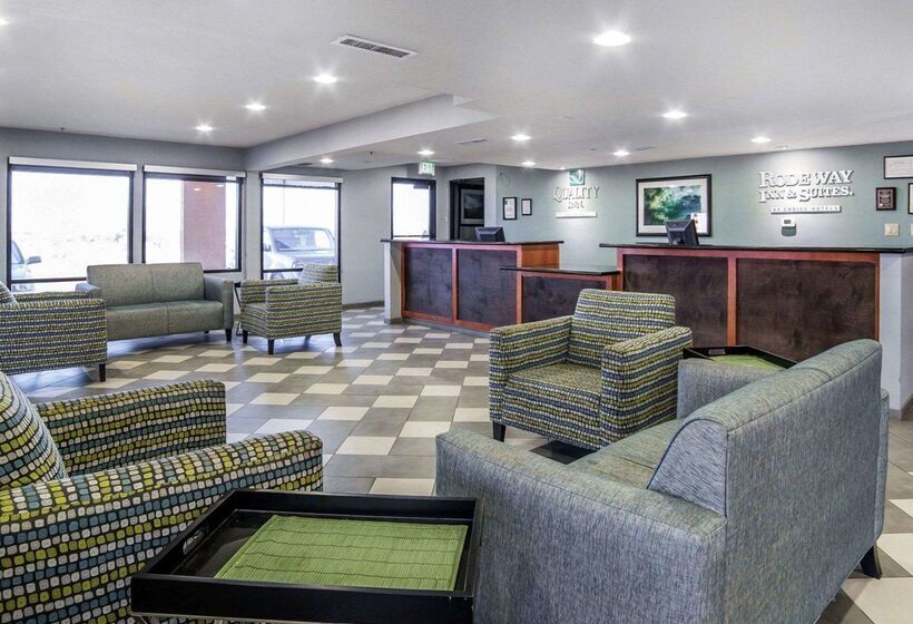 호텔 Rodeway Inn & Suites