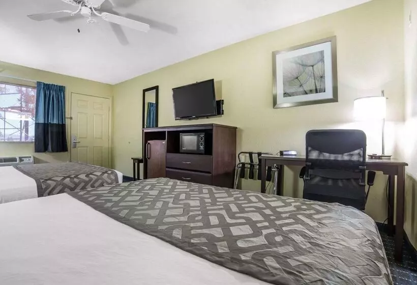 فندق Rodeway Inn & Suites