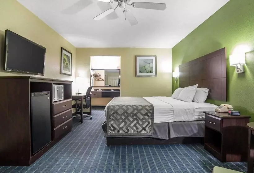 فندق Rodeway Inn & Suites