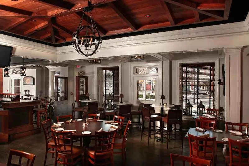 فندق The Tidewater Inn