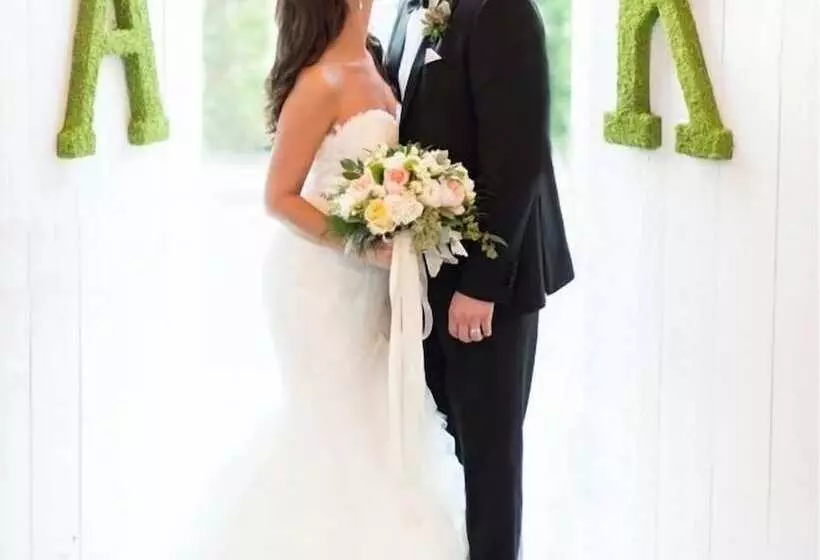 فندق The Tidewater Inn