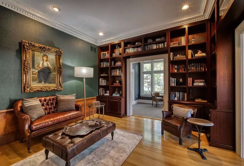 فندق The Tidewater Inn