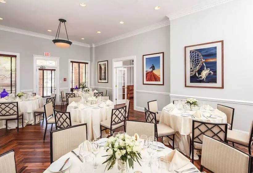 فندق The Tidewater Inn