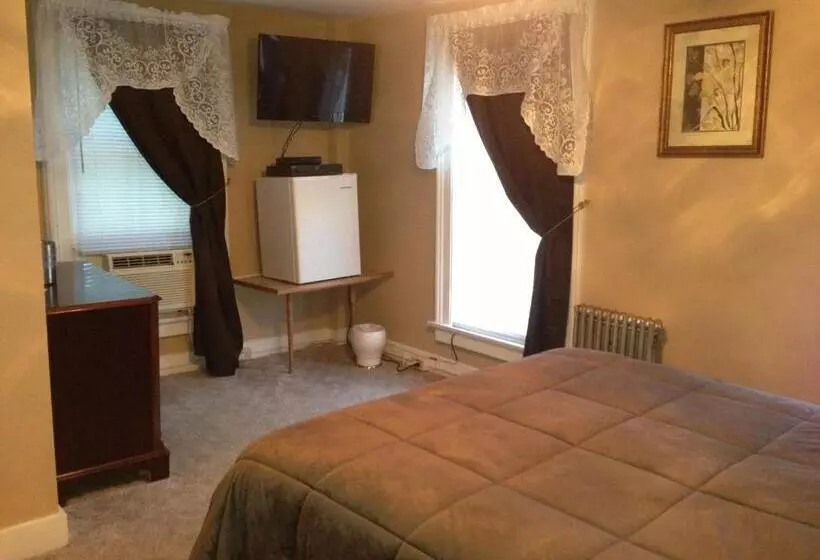 Hotel The Tunnicliff Inn