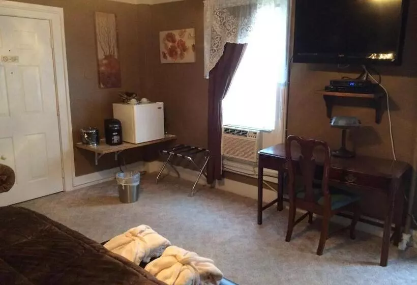 Hotel The Tunnicliff Inn