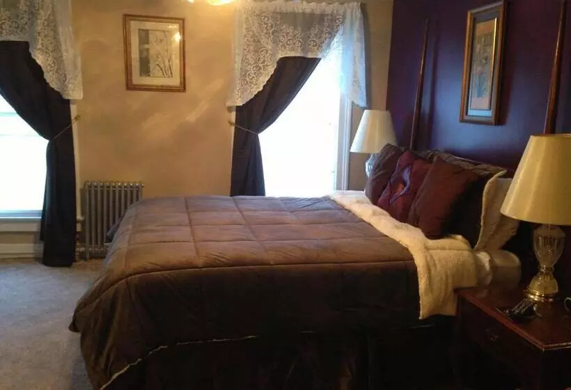 Hotel The Tunnicliff Inn