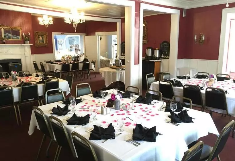 Hotel The Tunnicliff Inn