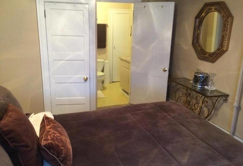 Hotel The Tunnicliff Inn