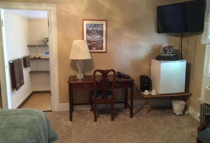 Hotel The Tunnicliff Inn