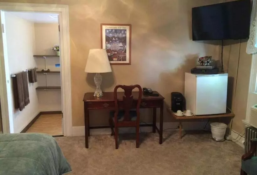 Hotel The Tunnicliff Inn