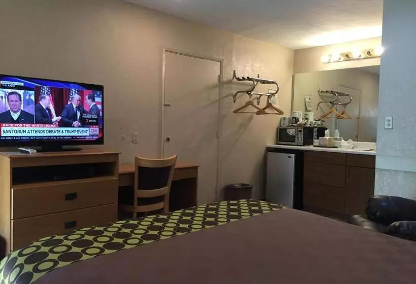 Отель Townhouse Inn And Suites