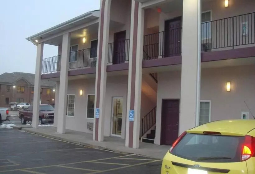 Hotelli Townhouse Inn & Suites Omaha