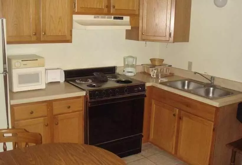 Hotelli Townhouse Inn & Suites Omaha