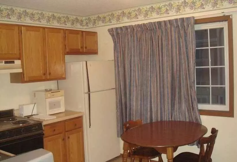 Hotelli Townhouse Inn & Suites Omaha