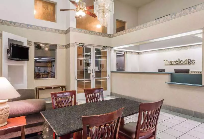 هتل Days Inn By Wyndham Phoenix West