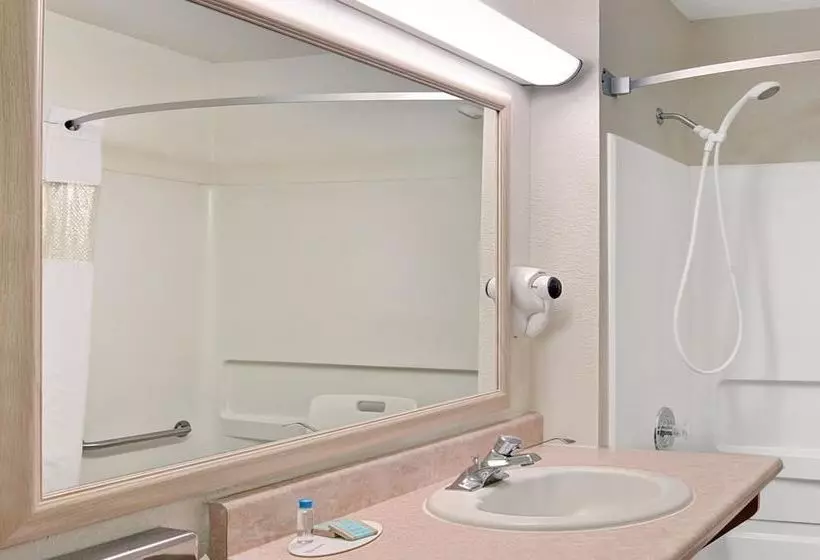 Magnuson Hotel El Paso West