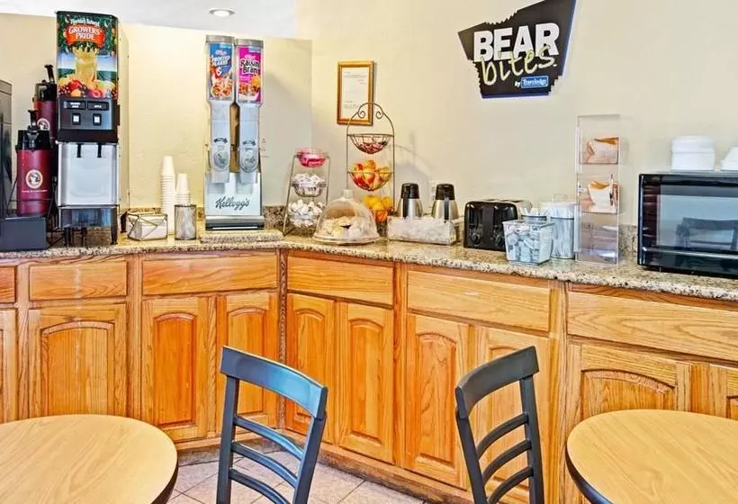 Magnuson Hotel El Paso West