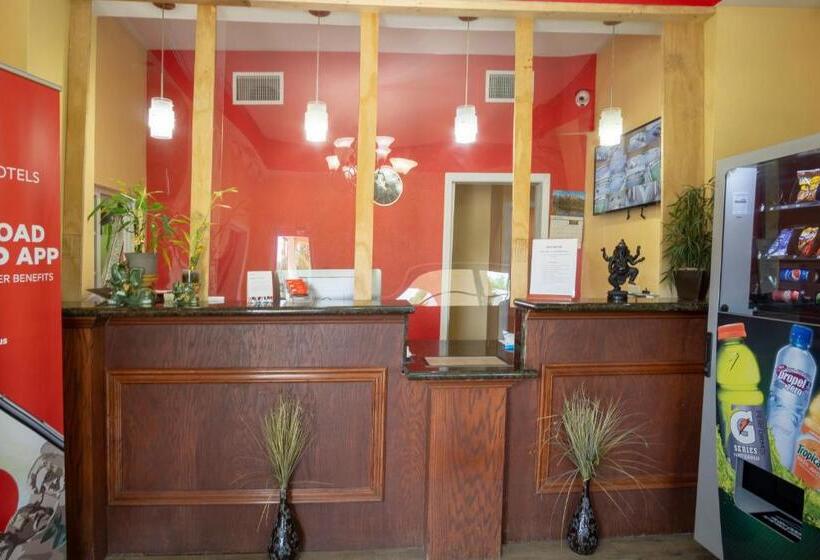 모텔 Woodridge Inn And Suites