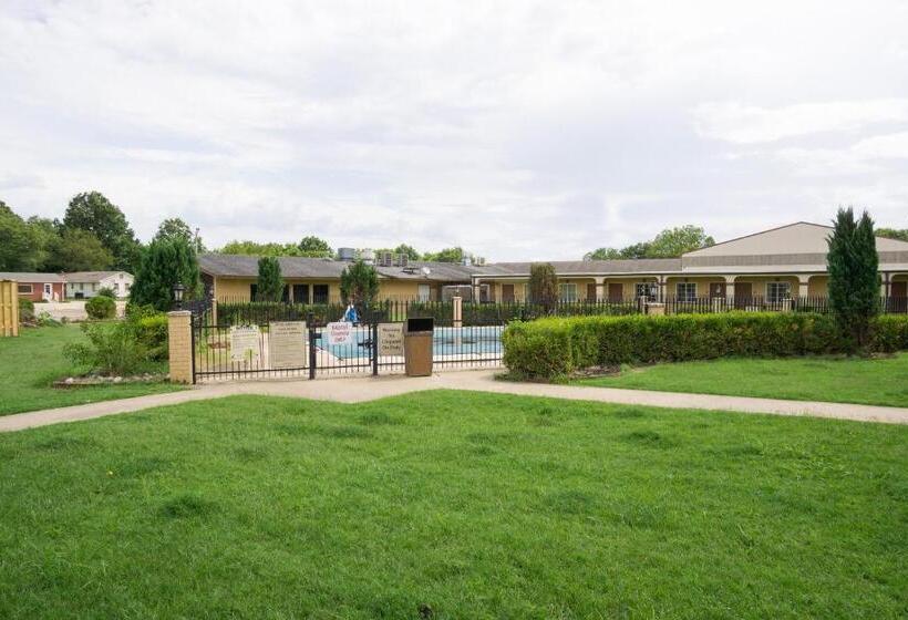 모텔 Woodridge Inn And Suites