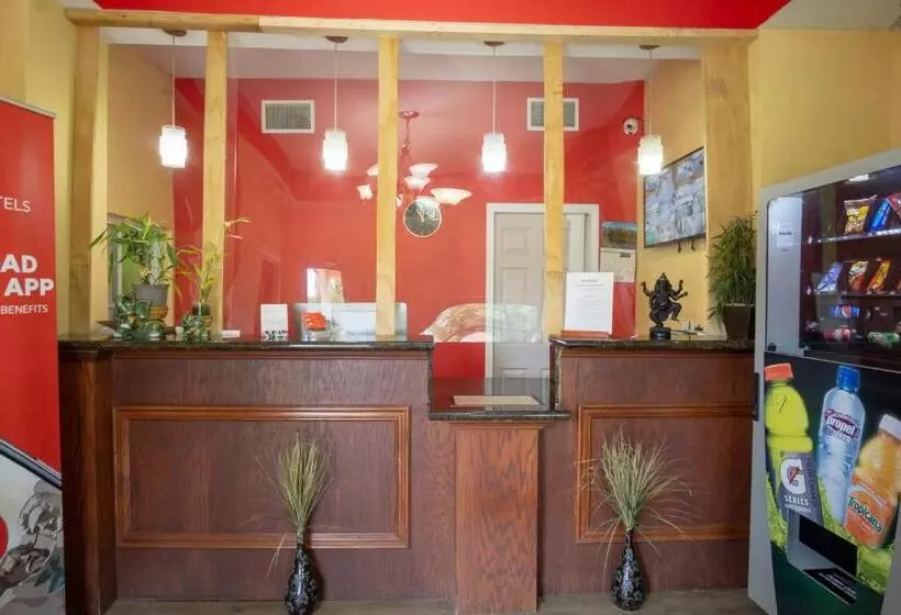 모텔 Woodridge Inn And Suites