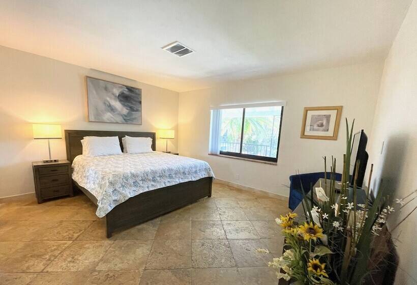 Tropic Isle Beach Resort