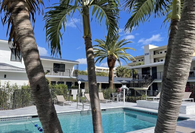 Tropic Isle Beach Resort