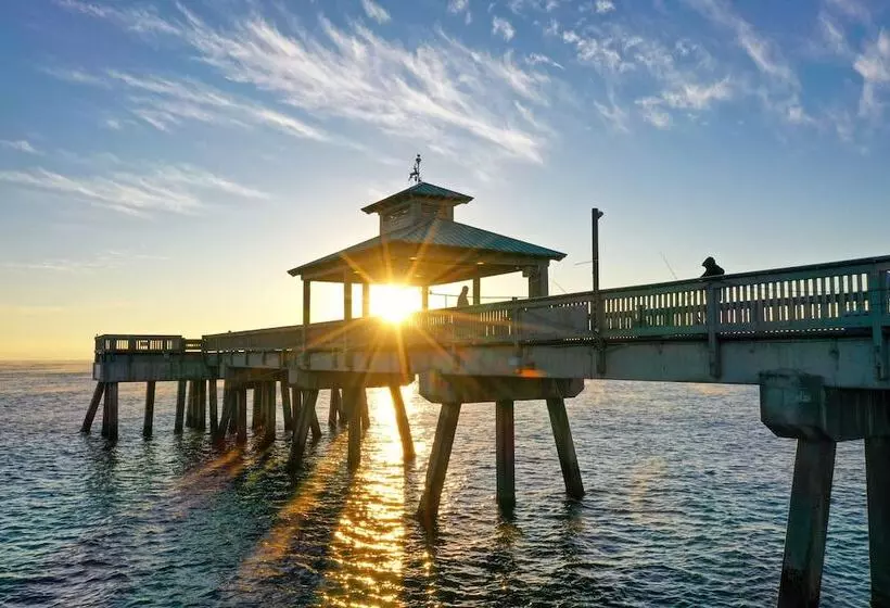 Tropic Isle Beach Resort