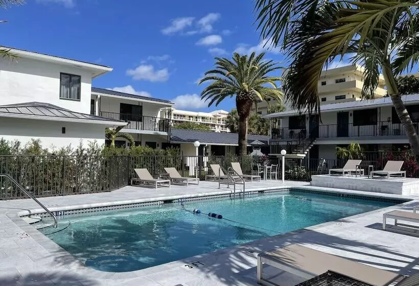 Tropic Isle Beach Resort