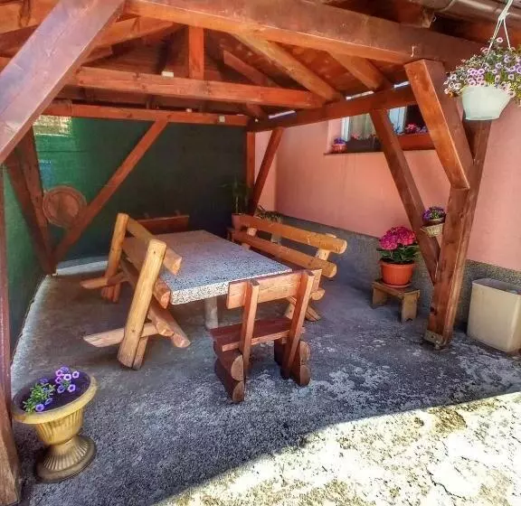 پانسیون Guest House Bosnian House
