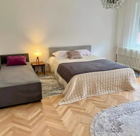 پانسیون Guest House Bosnian House