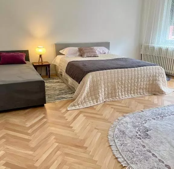 پانسیون Guest House Bosnian House