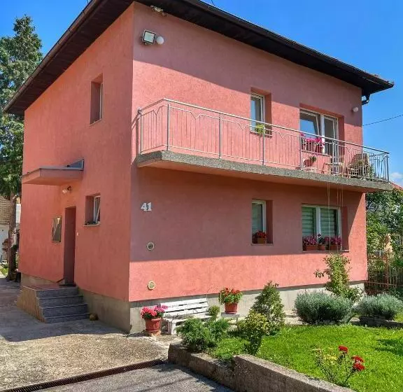 پانسیون Guest House Bosnian House