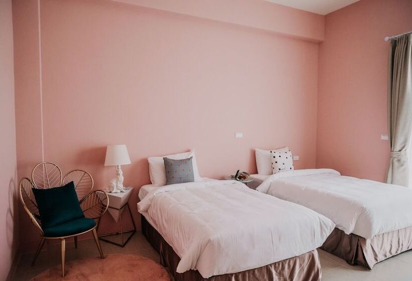 تختخواب و صبحانه Ho Hostel