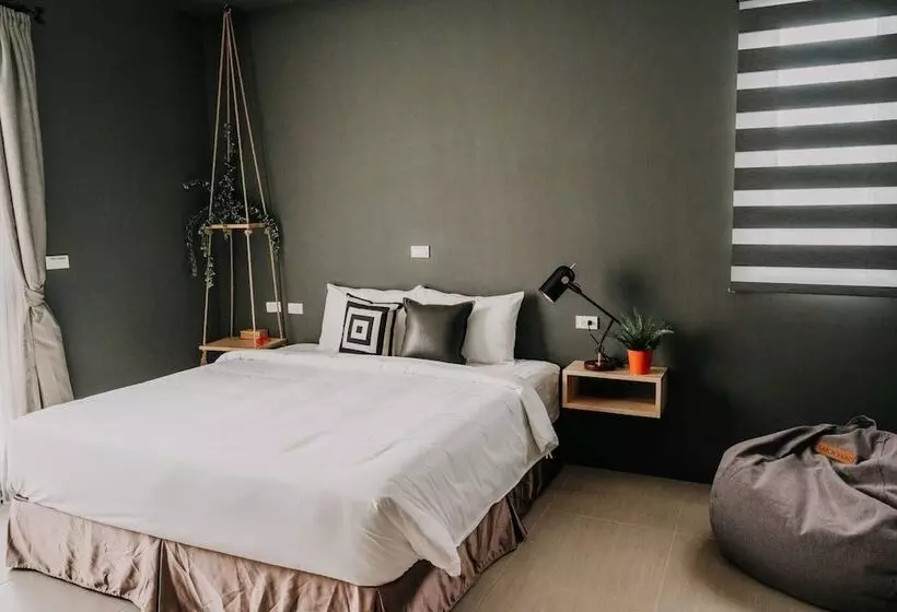 تختخواب و صبحانه Ho Hostel
