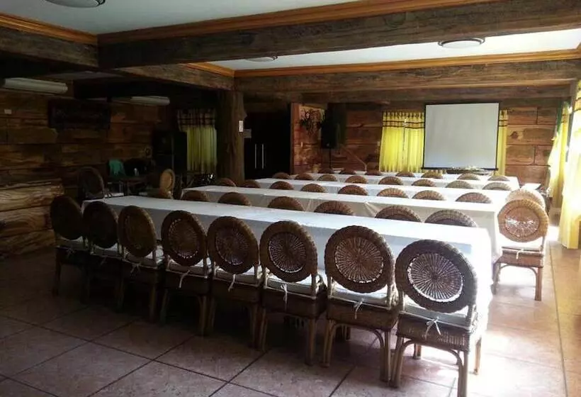 Hotelli Bosay Resort