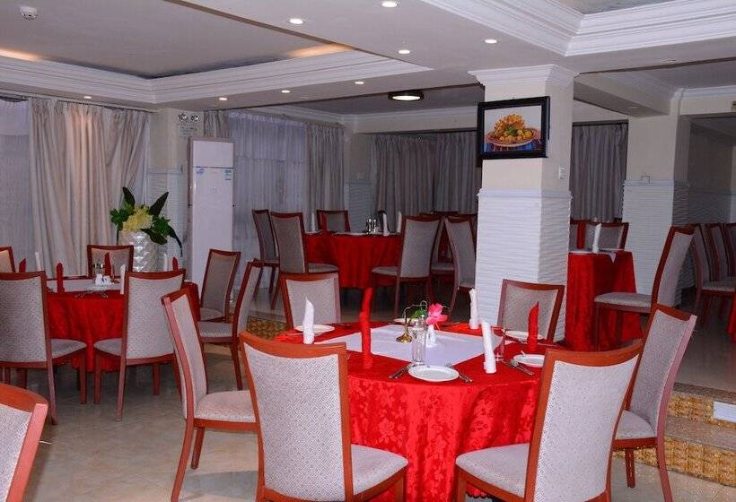 Отель Desta International