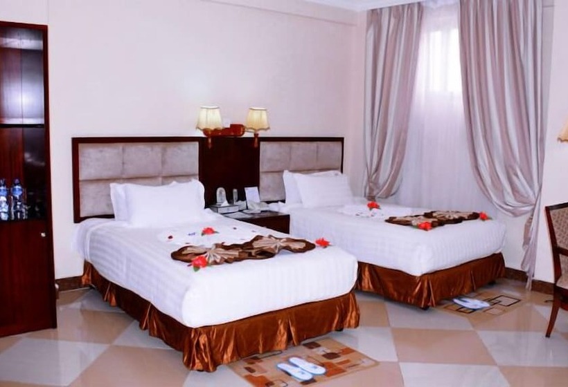 Отель Desta International