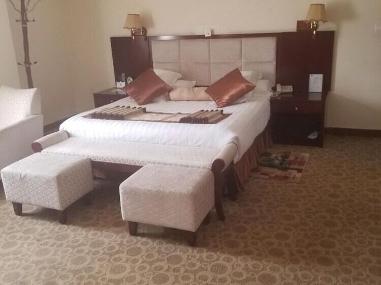 Отель Desta International