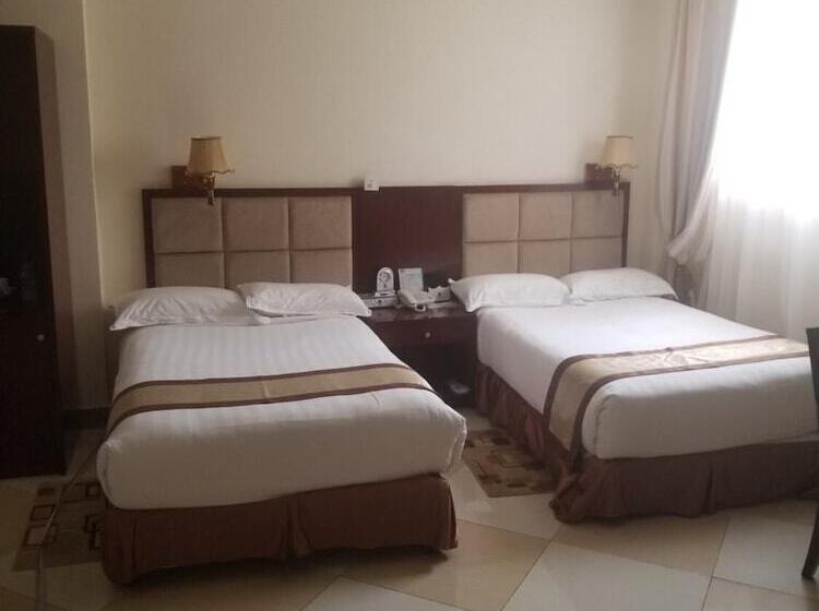 Отель Desta International