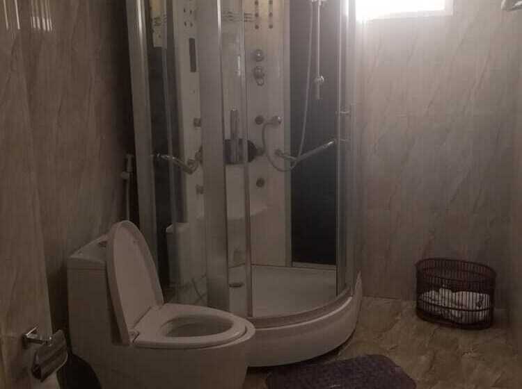 Отель Desta International