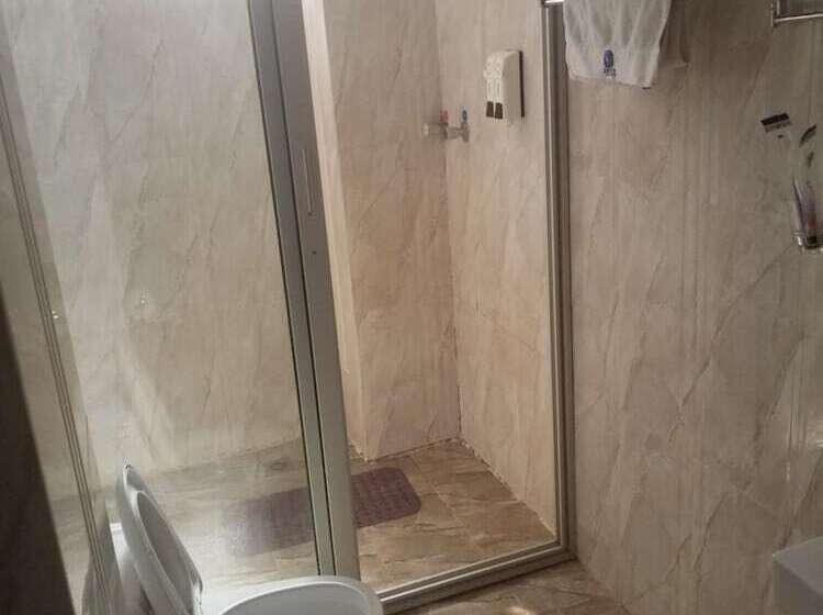 Отель Desta International