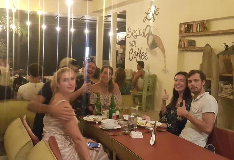 Отель Solaluna Beach Homestay